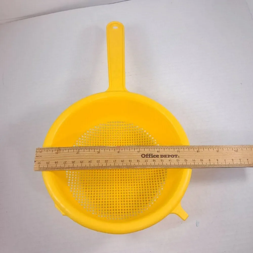 Vintage Action Ind Inc Yellow Plastic Colander Strainer Handle‎ Cheswick, PA